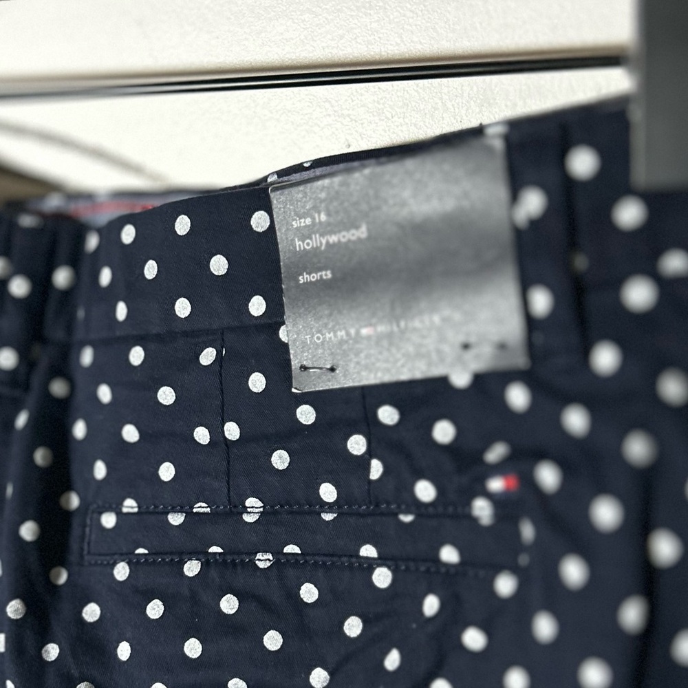 NEW Tommy Hilfiger Women’s Hollywood 5” Shorts, Navy w/White Polka Dot Size 16 - Picture 9 of 9